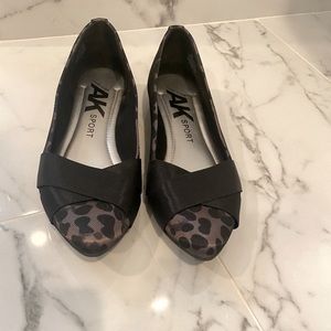 Anne Klein Sport Oalise size 7